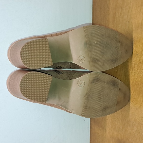 Universal Thread Crissy Microsuede Laser Cut Heeled Booties Taupe Women's Size 8 - Picture 5 of 6